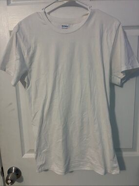 Gildan Men's White Short Sleeve Crewneck Tee